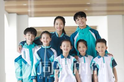 高端校服品牌定制廠家：引領中國校服產(chǎn)業(yè)變革的專業(yè)力量